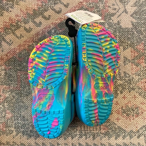 NEW Rainbow Tie Dye Crocs Size J4 - Picture 7 of 9